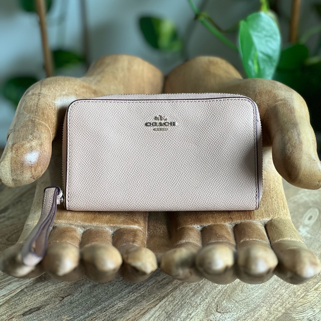 Coach Zip-Around Wristlet Wallet In Cream Leather Guc